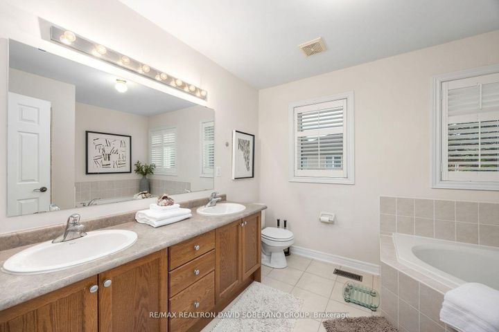 Photo 19 at 26 Chopin Boulevard, Patterson, Vaughan