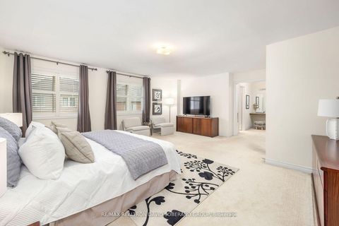 Photo 17 at 26 Chopin Boulevard, Patterson, Vaughan