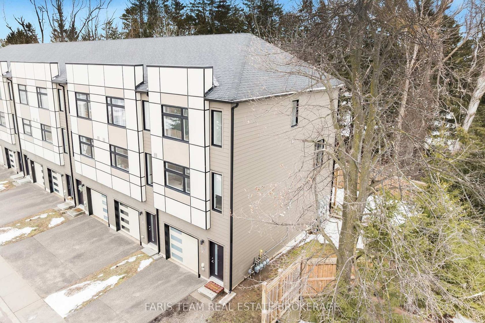 52 - 540 Essa Road, Holly, Barrie photo number 2