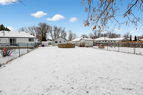 Photo 8 at 208 Bayview Avenue, Keswick South, Georgina