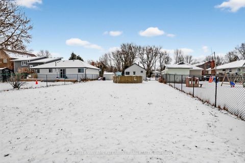 Photo 9 at 208 Bayview Avenue, Keswick South, Georgina