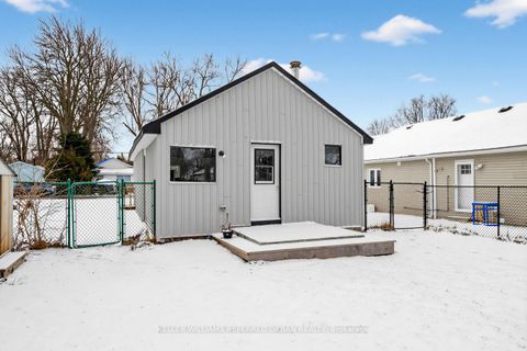 Photo 10 at 208 Bayview Avenue, Keswick South, Georgina