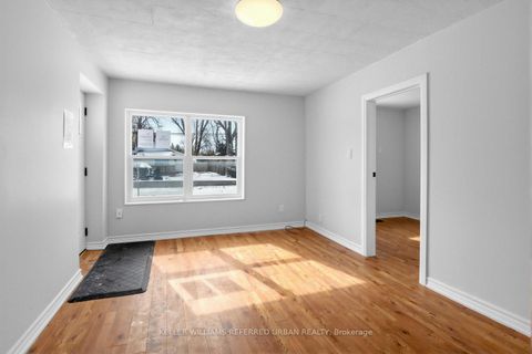 Photo 13 at 208 Bayview Avenue, Keswick South, Georgina