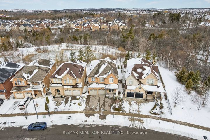 Photo 0 at 22 Wolf Creek Crescent, Patterson, Vaughan