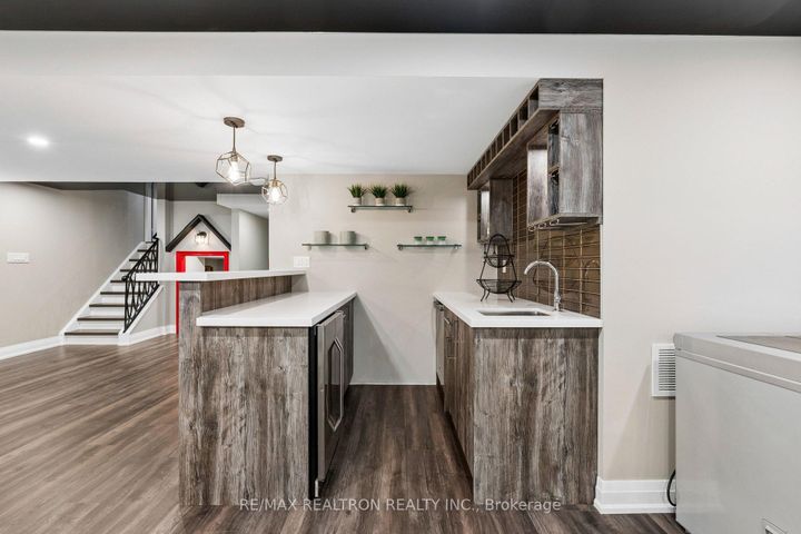 Photo 33 at 22 Wolf Creek Crescent, Patterson, Vaughan