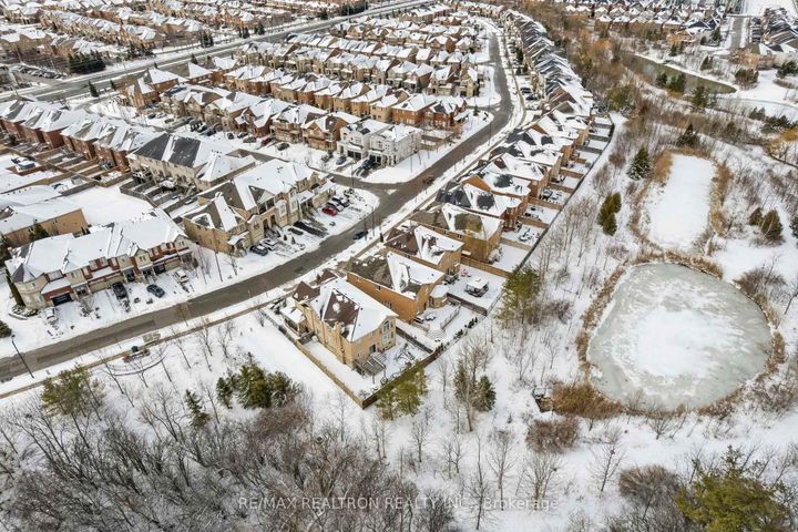 Photo 44 at 22 Wolf Creek Crescent, Patterson, Vaughan