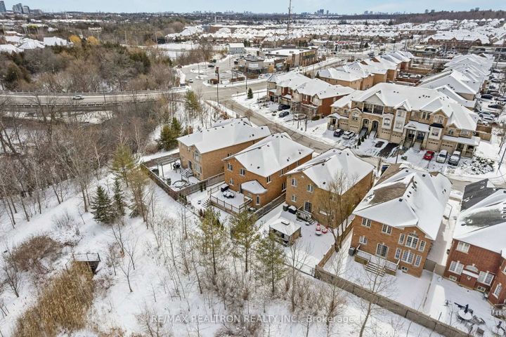 Photo 45 at 22 Wolf Creek Crescent, Patterson, Vaughan