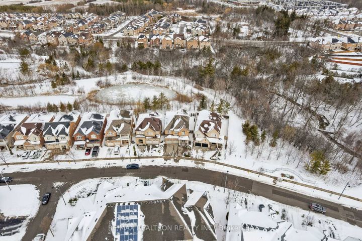 Photo 46 at 22 Wolf Creek Crescent, Patterson, Vaughan