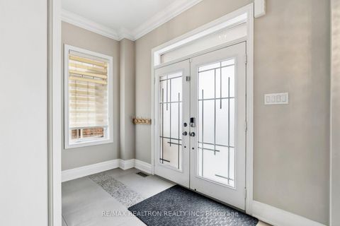 Photo 3 at 22 Wolf Creek Crescent, Patterson, Vaughan