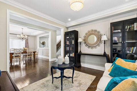 Photo 15 at 22 Wolf Creek Crescent, Patterson, Vaughan