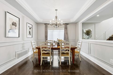 Photo 16 at 22 Wolf Creek Crescent, Patterson, Vaughan