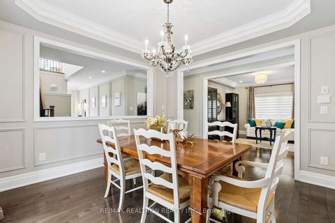 Photo 17 at 22 Wolf Creek Crescent, Patterson, Vaughan