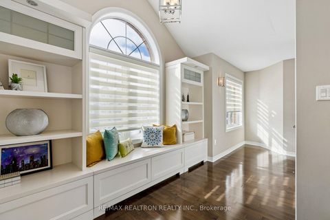 Photo 19 at 22 Wolf Creek Crescent, Patterson, Vaughan