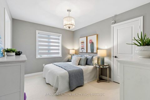 Photo 24 at 22 Wolf Creek Crescent, Patterson, Vaughan