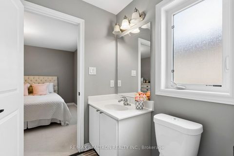 Photo 25 at 22 Wolf Creek Crescent, Patterson, Vaughan