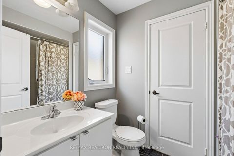 Photo 27 at 22 Wolf Creek Crescent, Patterson, Vaughan