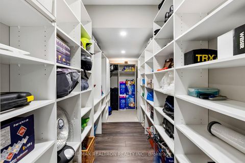 Photo 38 at 22 Wolf Creek Crescent, Patterson, Vaughan