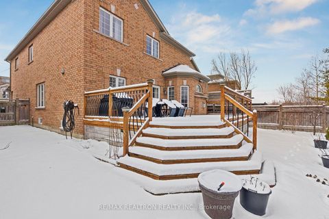 Photo 41 at 22 Wolf Creek Crescent, Patterson, Vaughan