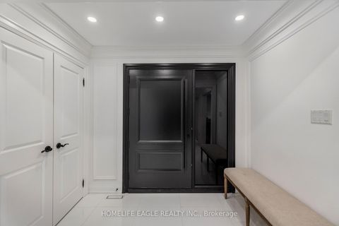 Photo 2 at 26 Whitetail Court, East Woodbridge, Vaughan