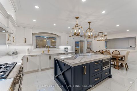 Photo 8 at 26 Whitetail Court, East Woodbridge, Vaughan