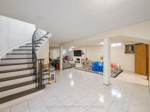 Photo 35 at 26 Whitetail Court, East Woodbridge, Vaughan