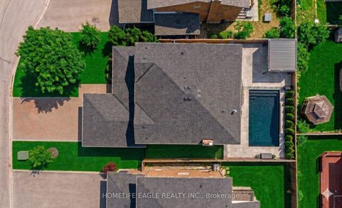 Photo 42 at 26 Whitetail Court, East Woodbridge, Vaughan