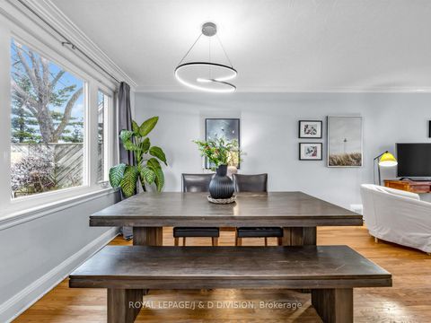 Photo 4 at 92 Tower Drive, Maryvale, Toronto