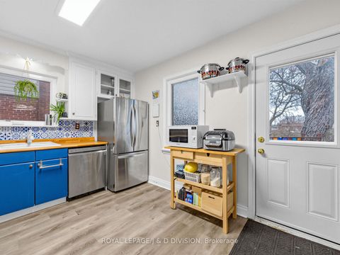 Photo 8 at 92 Tower Drive, Maryvale, Toronto