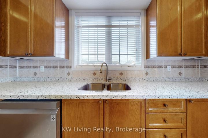 Photo 19 at 5430 Churchill Meadows Boulevard, Churchill Meadows, Mississauga