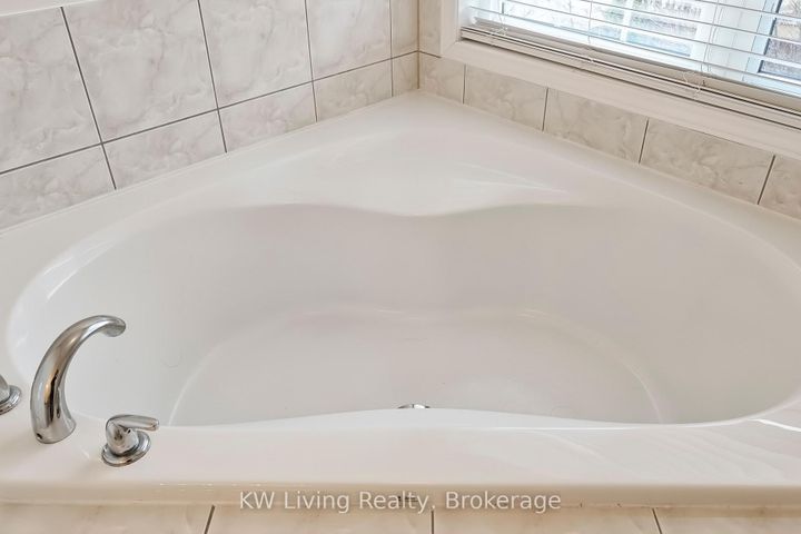 Photo 27 at 5430 Churchill Meadows Boulevard, Churchill Meadows, Mississauga