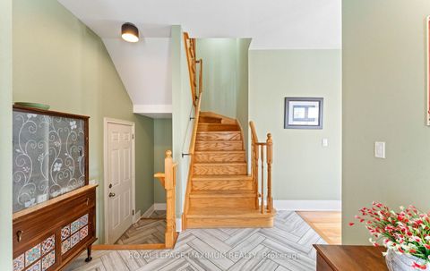 Photo 4 at 25 John Frank Road, East Woodbridge, Vaughan