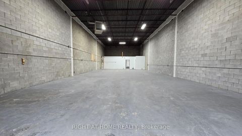 Photo 7 at 47 - 101 Freshway Drive, Concord, Vaughan