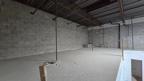 Photo 9 at 47 - 101 Freshway Drive, Concord, Vaughan