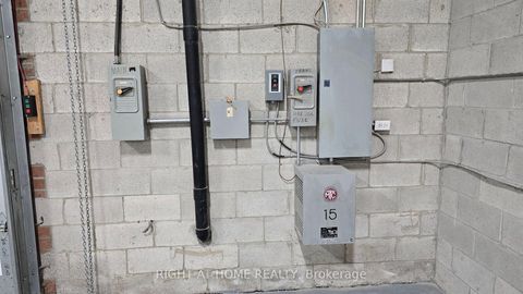 Photo 14 at 47 - 101 Freshway Drive, Concord, Vaughan