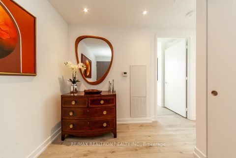 Photo 2 at 4004 - 161 Roehampton Avenue, Mount Pleasant West, Toronto