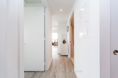 Photo 3 at 4004 - 161 Roehampton Avenue, Mount Pleasant West, Toronto