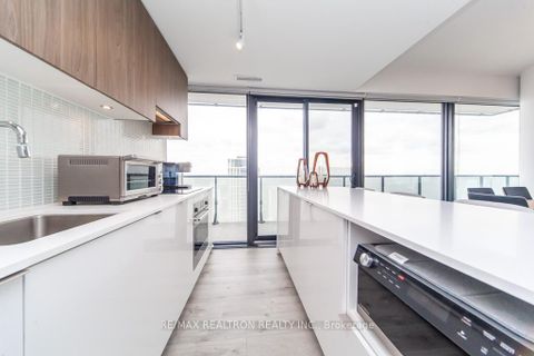 Photo 12 at 4004 - 161 Roehampton Avenue, Mount Pleasant West, Toronto