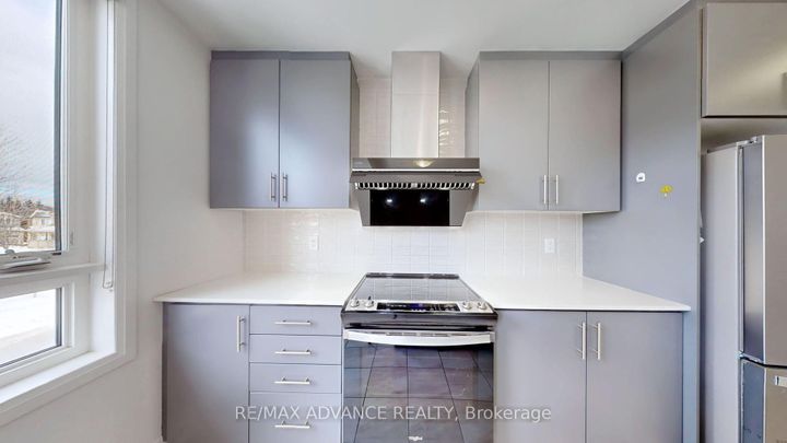 Photo 7 at 4 Carole Bell Way, Wismer, Markham