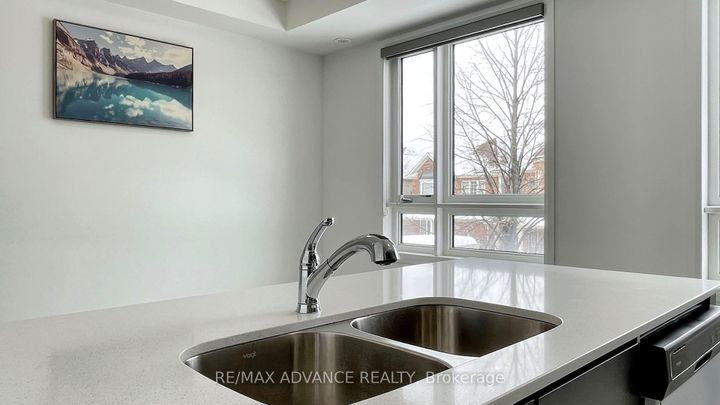 Photo 10 at 4 Carole Bell Way, Wismer, Markham