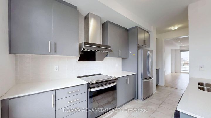 Photo 12 at 4 Carole Bell Way, Wismer, Markham