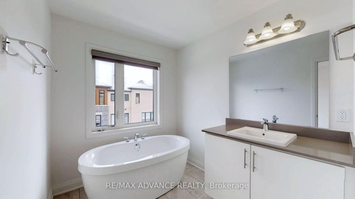 Photo 23 at 4 Carole Bell Way, Wismer, Markham