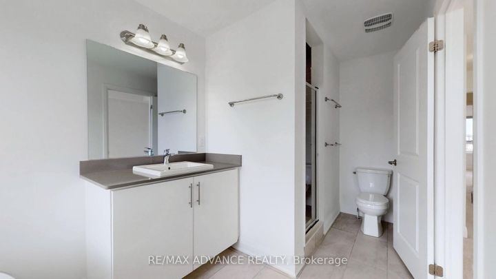 Photo 24 at 4 Carole Bell Way, Wismer, Markham