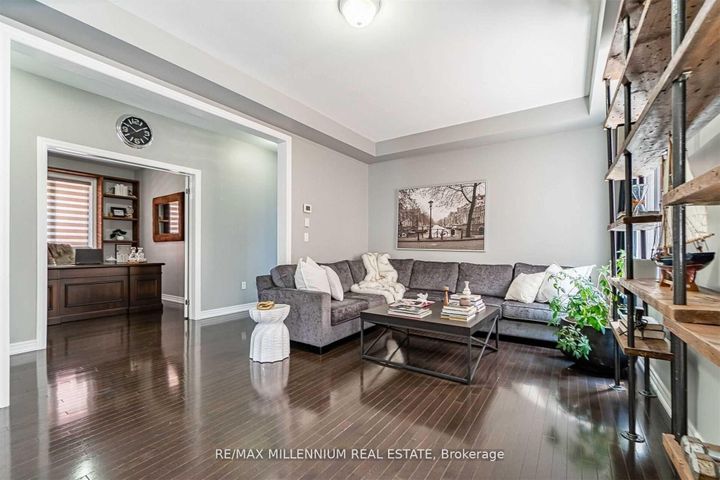 Photo 7 at 19 Durango Drive, Credit Valley, Brampton