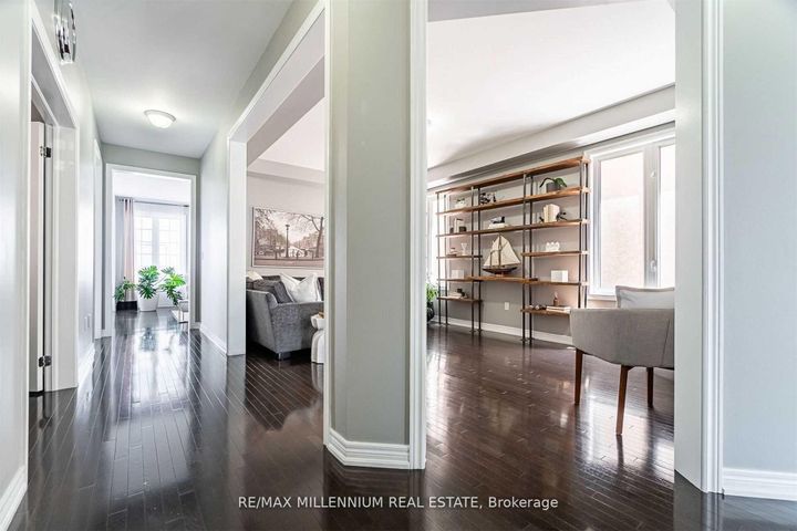 Photo 8 at 19 Durango Drive, Credit Valley, Brampton