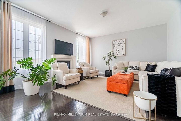 Photo 15 at 19 Durango Drive, Credit Valley, Brampton