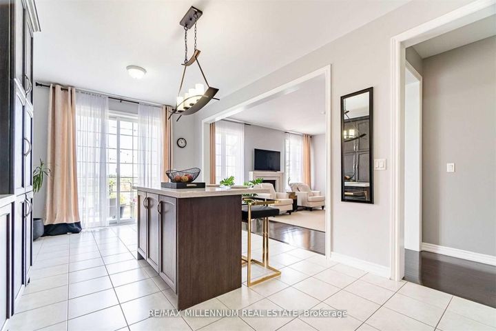 Photo 16 at 19 Durango Drive, Credit Valley, Brampton