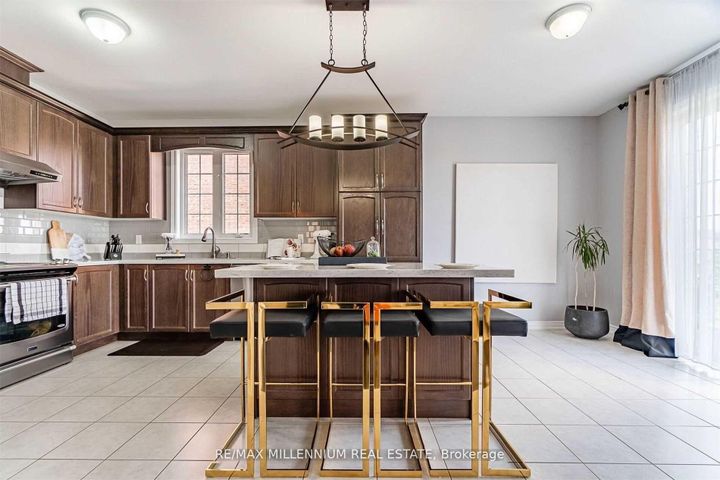 Photo 17 at 19 Durango Drive, Credit Valley, Brampton