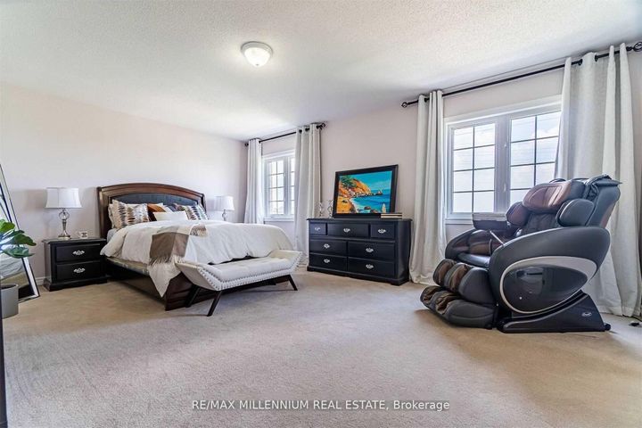 Photo 21 at 19 Durango Drive, Credit Valley, Brampton