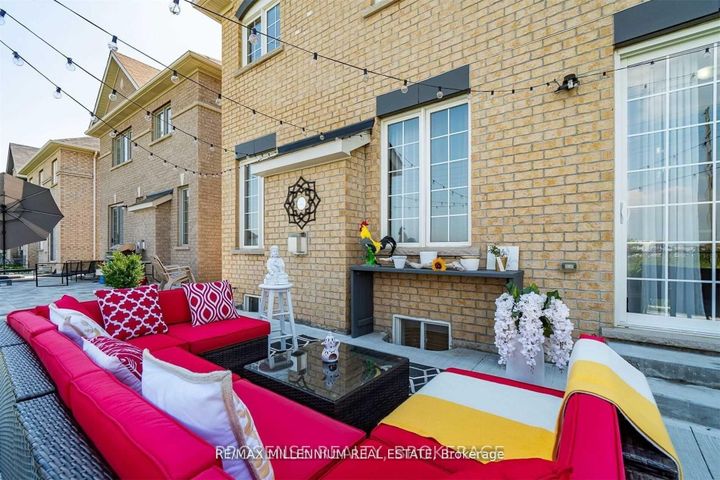 Photo 29 at 19 Durango Drive, Credit Valley, Brampton