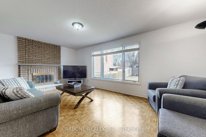 Photo 9 at 171 Villa Park Drive, East Woodbridge, Vaughan